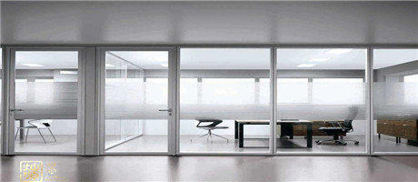 此文必看-辦公室裝修玻璃隔斷的好處竟然是這些！