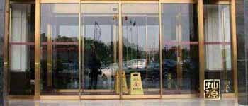 現(xiàn)在會(huì)所裝修都用這種門，耐用又好看，后悔沒聽設(shè)計(jì)師的話