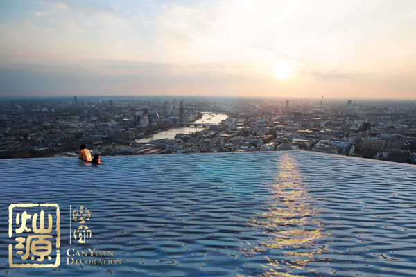 全球首個(gè)無(wú)邊泳池即將開(kāi)建 屋頂泳池或?qū)⒊蔀槁玫晷聦? /> 
</p>
<p style=