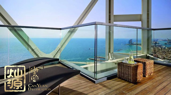 全球首個(gè)無(wú)邊泳池即將開(kāi)建 屋頂泳池或?qū)⒊蔀槁玫晷聦? /> 
</p>
<p style=