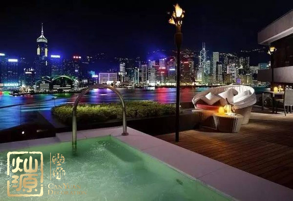 全球首個(gè)無(wú)邊泳池即將開(kāi)建 屋頂泳池或?qū)⒊蔀槁玫晷聦? /> 
</p>
<p style=