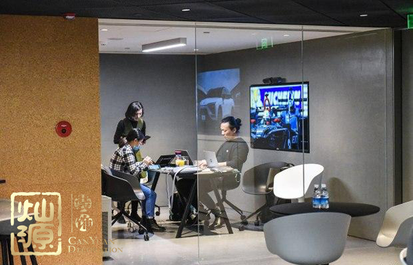 蔚來(lái)汽車(chē)莊莉離職 可惜了蔚來(lái)汽車(chē)那么舒適的辦公室裝修環(huán)境