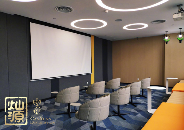 斗魚官方微博已po圖證明新公司內(nèi)空無(wú)一人