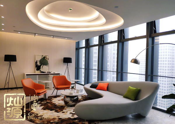 斗魚官方微博已po圖證明新公司內(nèi)空無(wú)一人