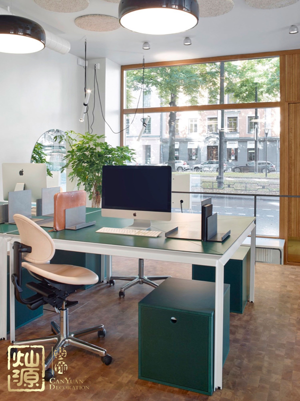 小面積辦公室怎么布置？瑞典設(shè)計(jì)師教你打造高利用率的垂直空間