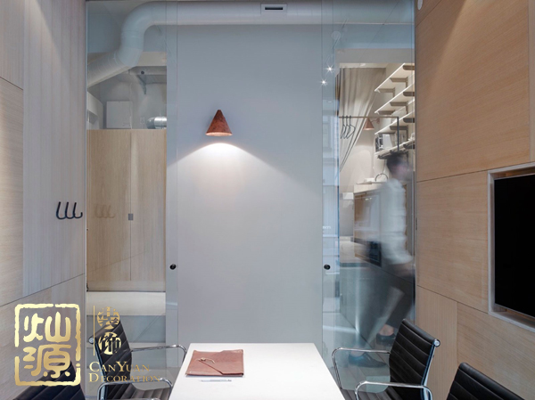 小面積辦公室怎么布置？瑞典設(shè)計(jì)師教你打造高利用率的垂直空間