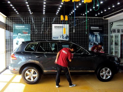 南寧洗車店裝修公司，這樣的設(shè)計小店面也有5星級感