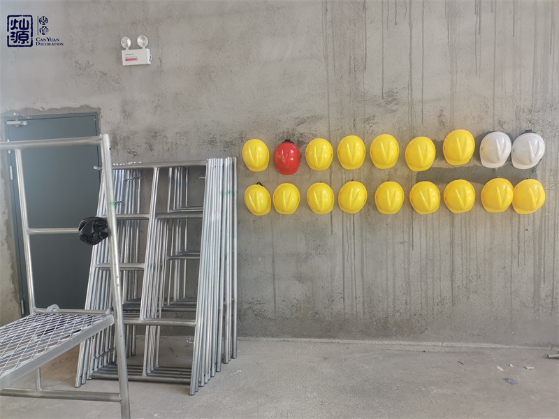 4S店辦公樓裝修項(xiàng)目開工現(xiàn)場(chǎng) 4S店辦公樓裝修項(xiàng)目開工現(xiàn)場(chǎng)